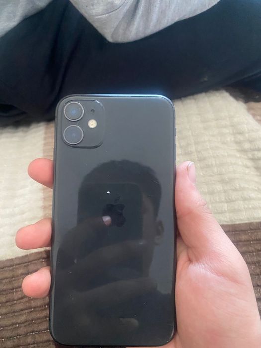 Обменяю айфон 11