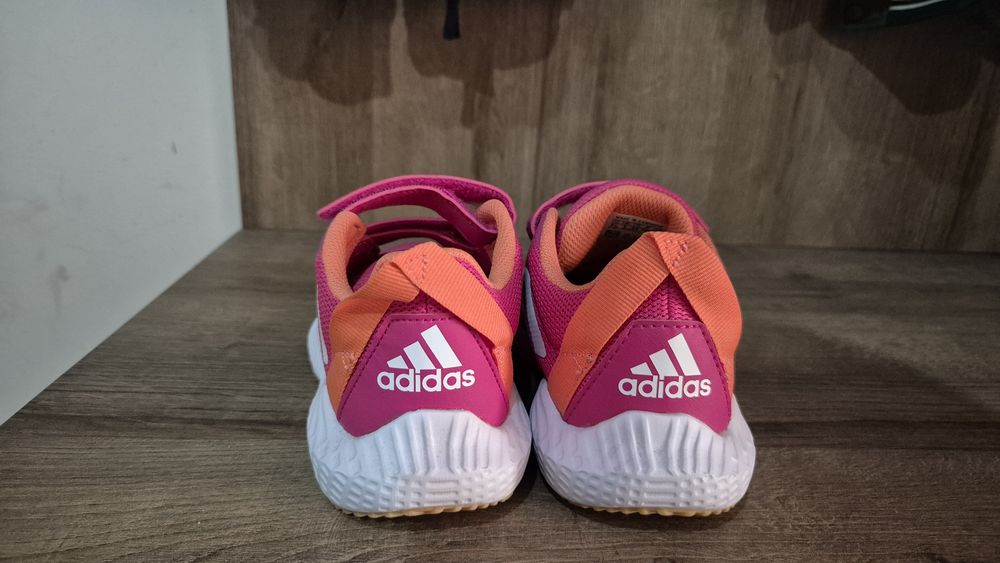 маратонки Adidas   N 33