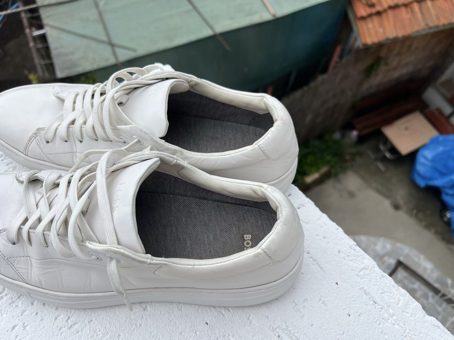 Hugo Boss All White 44