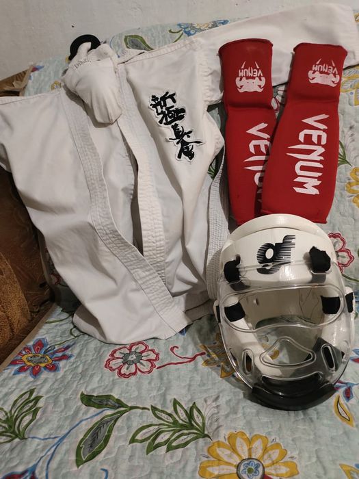 Каратэ форма срочно