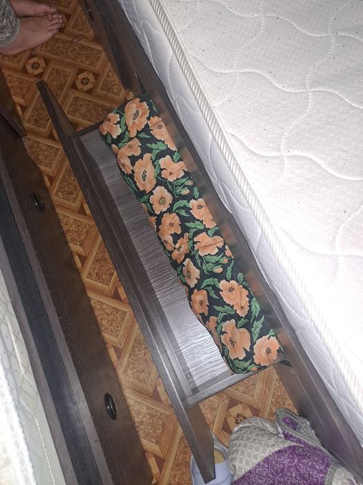 Продаю кровать, пользовались год