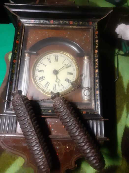 Стар стенен часовник