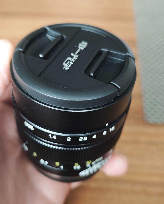 Mitakon Speedmaster 35mm f/0.95 Mark II pentru Fuji X Mount