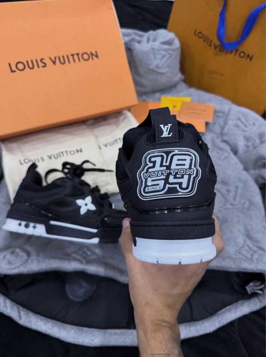 Louis vuitton skate black