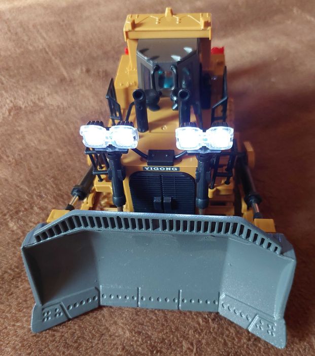 RC булдозер с дистанционно управление