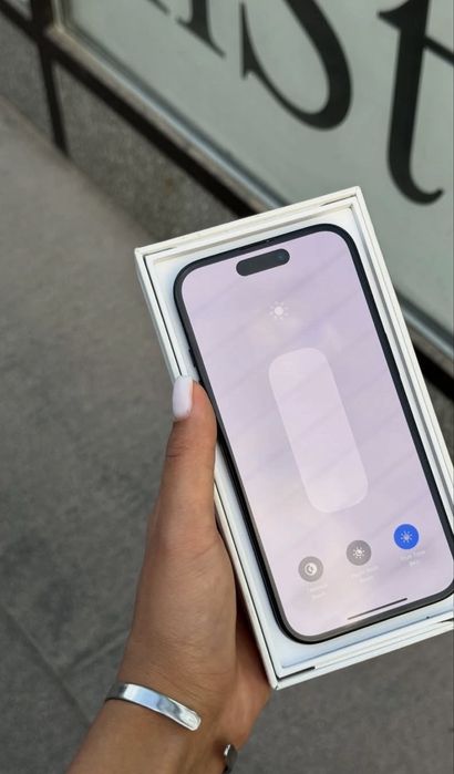 iphone 16 black акб 93% продам срочно