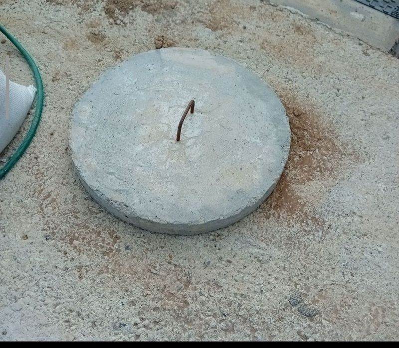 capac beton fantana fosa canalizare diametru 60cm nou