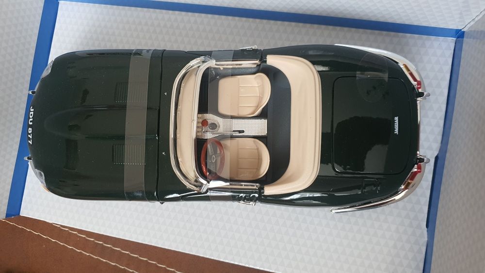 Vand macheta Bburago 1:18 jaguar e type