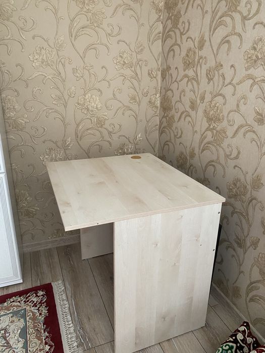 Стол для учебы/работы