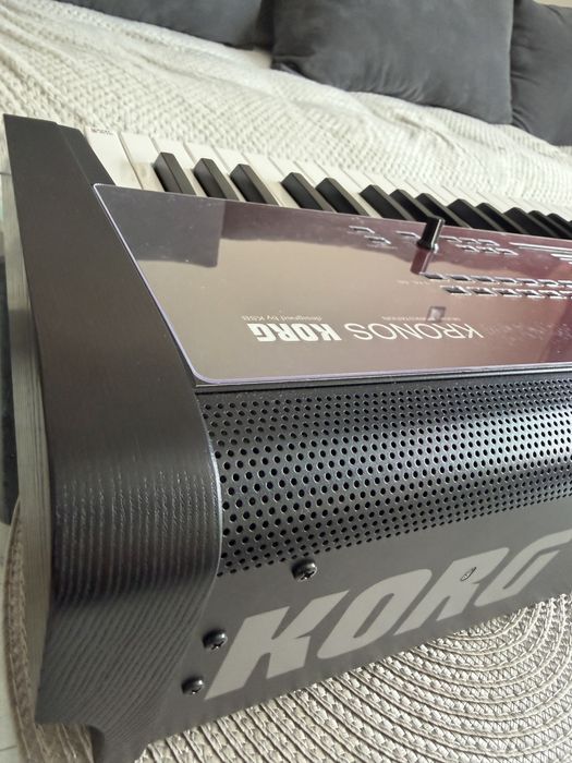 Korg kronos 3 с гаранция 20 месеца остатъчна
