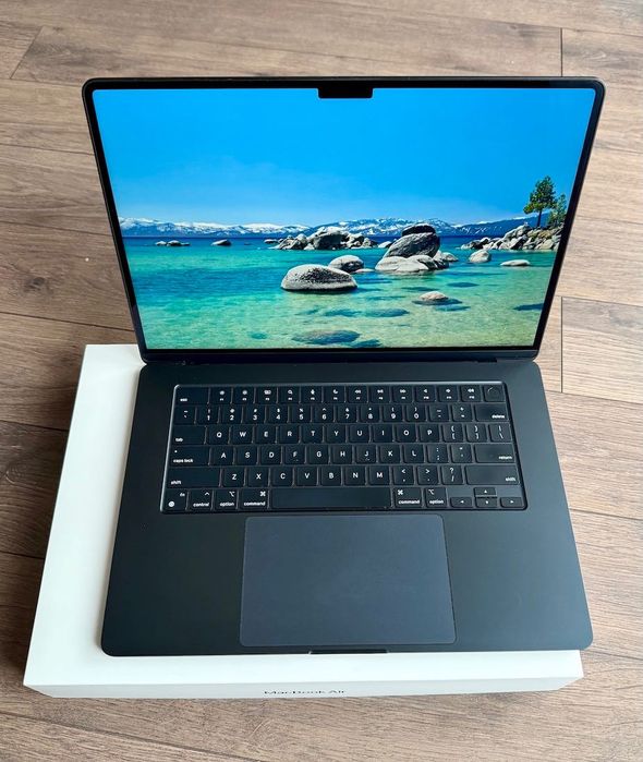 MacBook Air 15’, Midnight Blue, М4, 16GB, 256GB с гаранция.