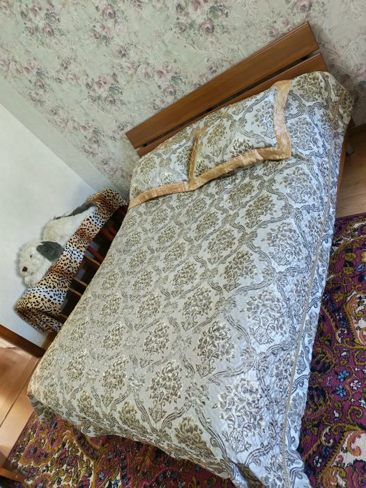 Двухспальная кровать
