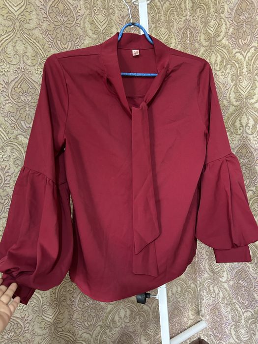 Продам платья, кофты