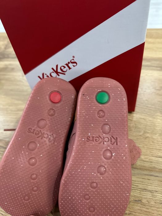 Детски обувки KicKers, нови 24 номер