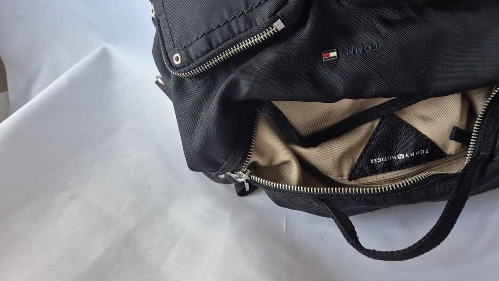 Geanta Tommy Hilfiger neagra