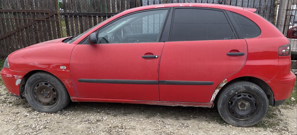 Vand sau dezmembrez. Seat ibiza 2004 1.4 benzina