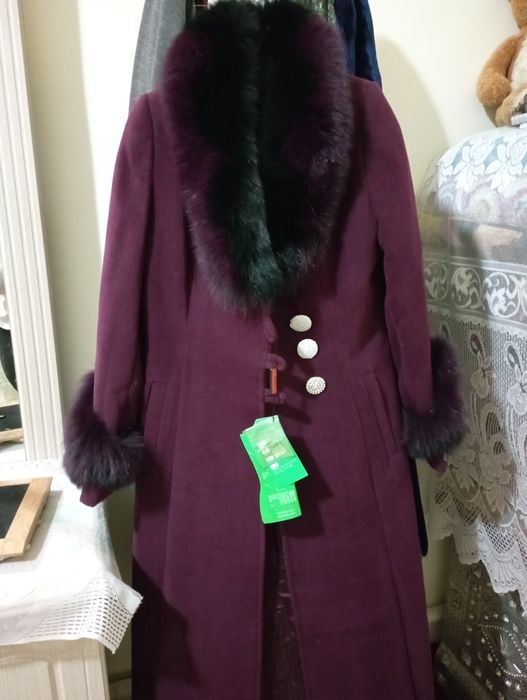 Palto sotiladi. Yangi.