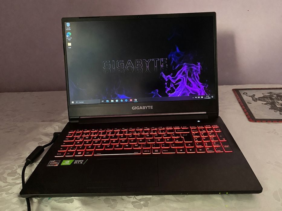 Vând laptop gaming Gigabyte