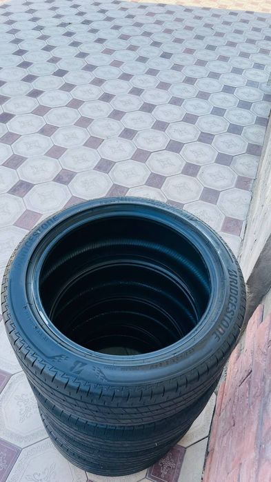 Шины Bridgestone оригинал 235/45/18