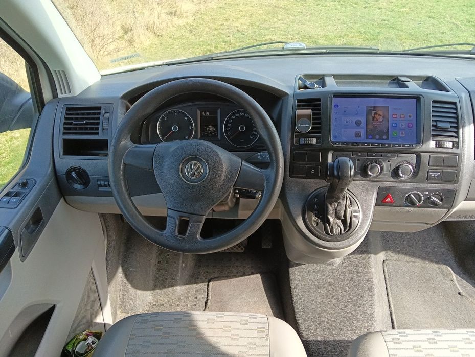 transporter  t5  de 9 locuri  2011  inmatriculat ro