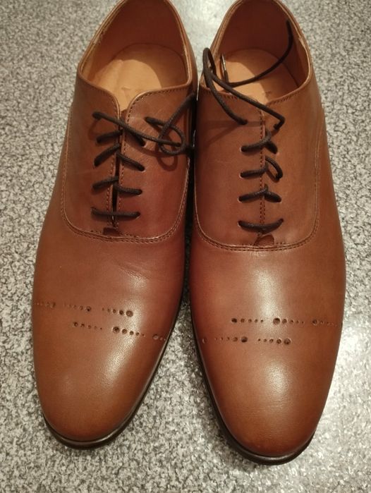 Продается новые кожанные подростковые туфли.