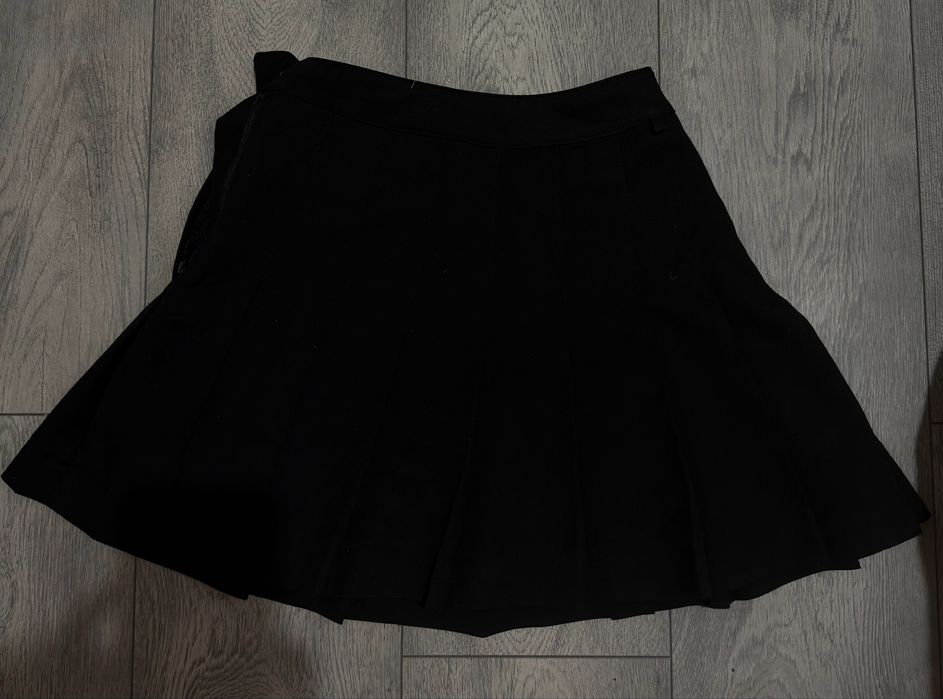 Продаю юбки и свитшот