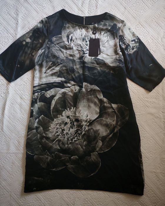 Rochie mărimea 42,4G by Gizia noua cu eticheta din mătase naturală.