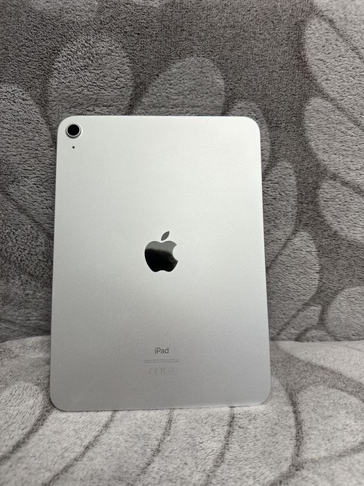 Vand ipad 10 pentru piese display spart placa e ok