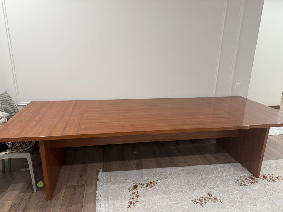 Продам стол для гостей