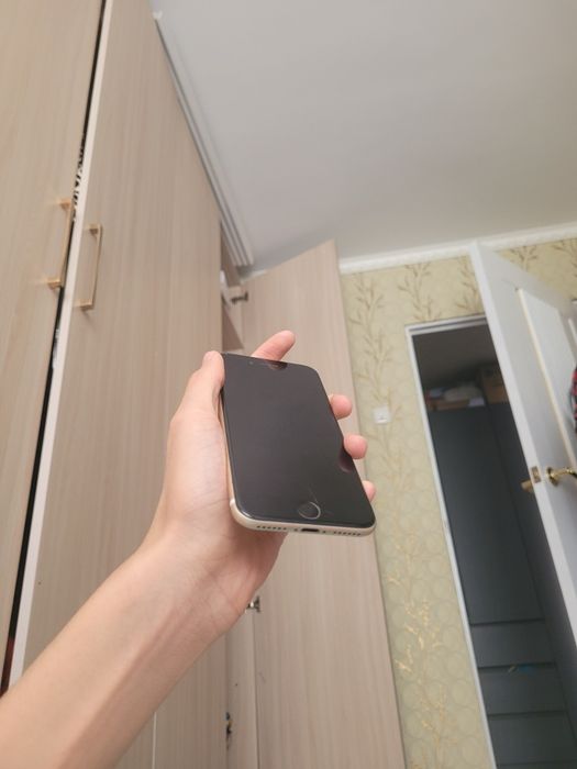 Продаю айфон 7 на 32гб