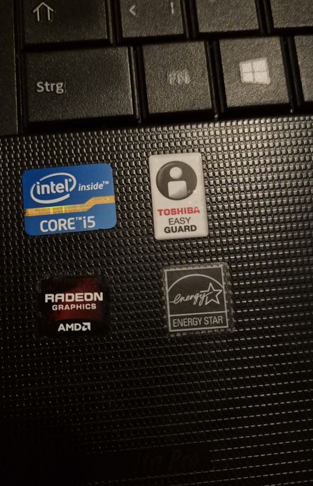 Laptop TOSHIBA Satellite  PRO C850-1JG procesor i5 AMD Radeon defect