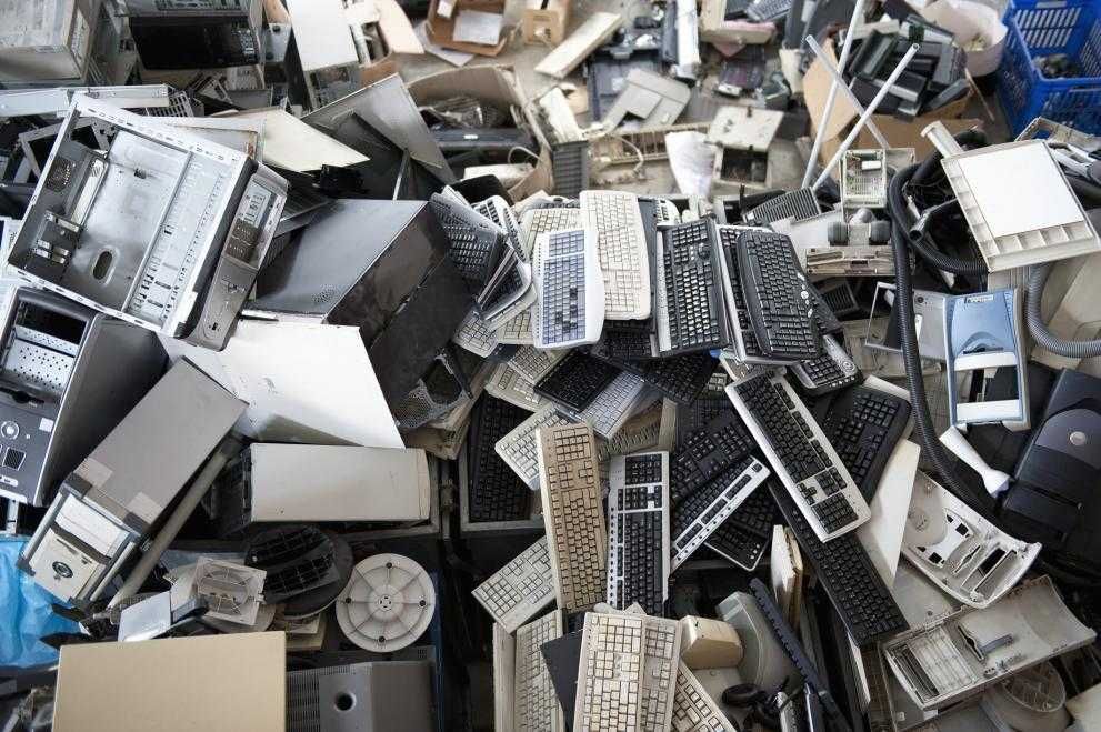 reciclare fier vechi calorifere cupru aluminiu caroserii bronz cabluri