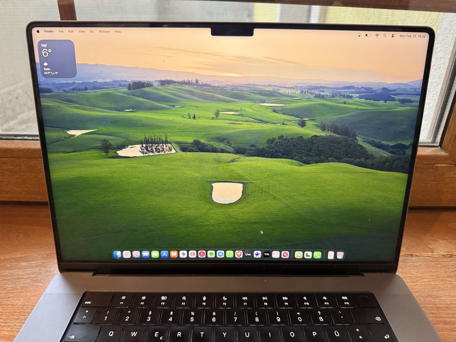 Macbook Pro 16 inch - M1 Pro - 32gb ram - 512gb SSD