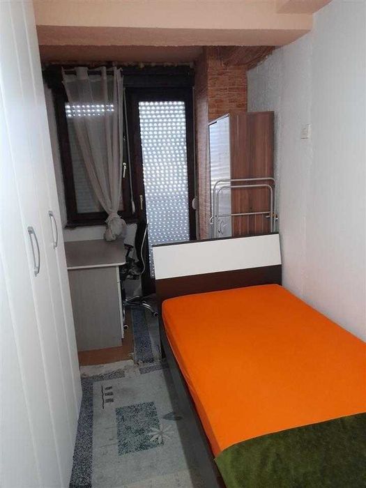 Дава се под наем Тристаен апартамент в Пловдив, Център - 80 кв.м за 214.2 € - Снимка #1