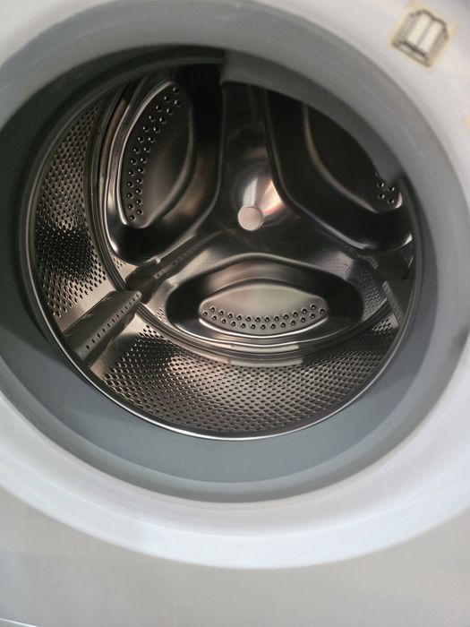 Продам машинку индезит 7 кг