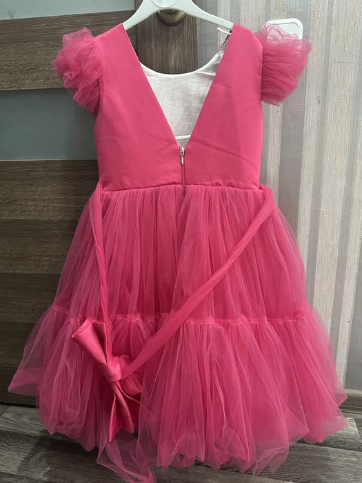 Продаю платье на девочку