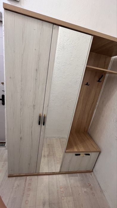 Продам новый Шкаф прихожий