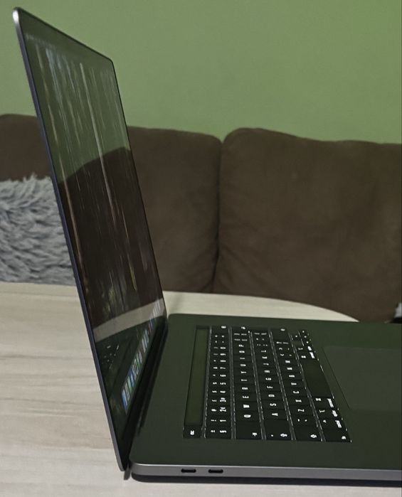 MacBook  Pro 16