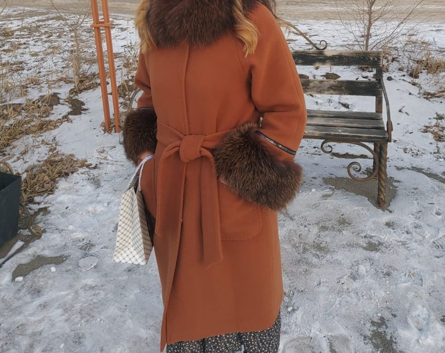 Продам женское пальто