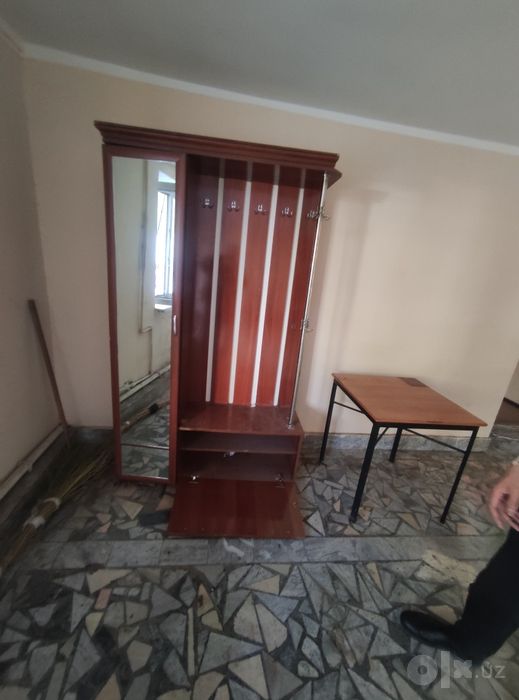 Продается Прихожка в среднем состояние. 200тыщь. Торг. Уместен