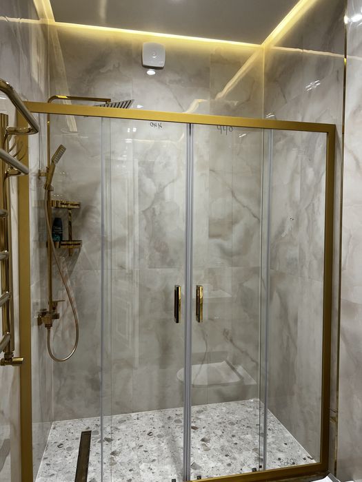 Dush kabinalara buyurtma asosida