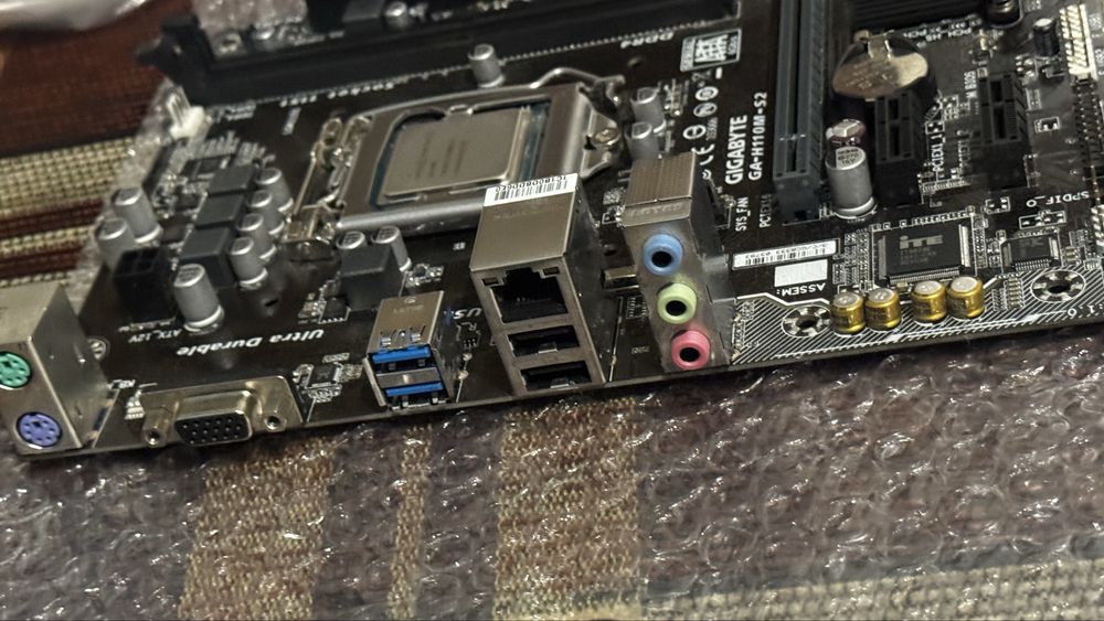 Placa de baza Gigabyte H110M  S2 DDR4 cu backplate si cooler stock