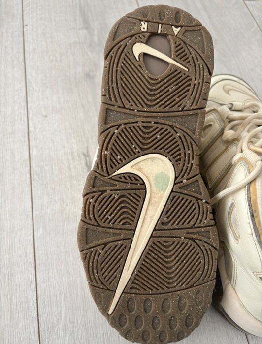 Adidasi Nike Uptempo