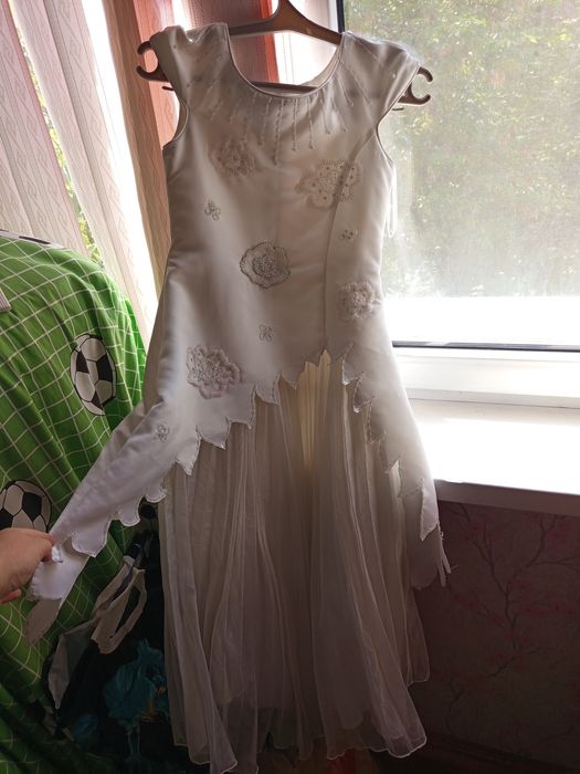 Продам платье белое