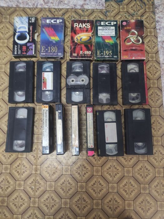 Продам видеокассеты VHS (15 шт.)