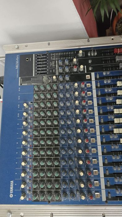 JBL! Две колони със 4-ри говорителя 15-ки и една колона с една 18-ка