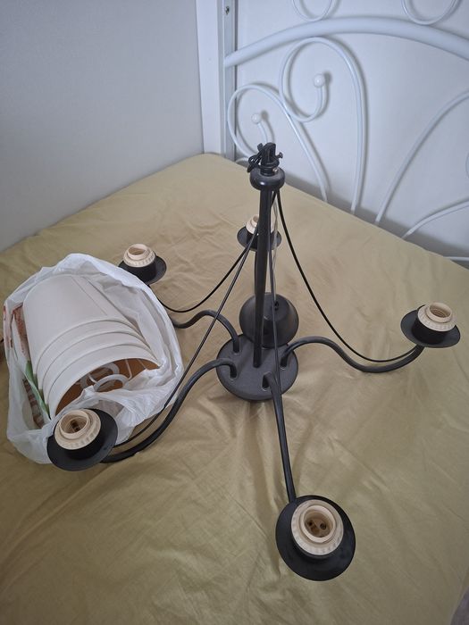 Люстра в хорошем состоянии