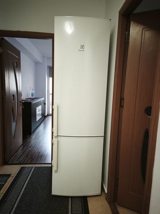 Combina frigorifica Electrolux EN4000AOW