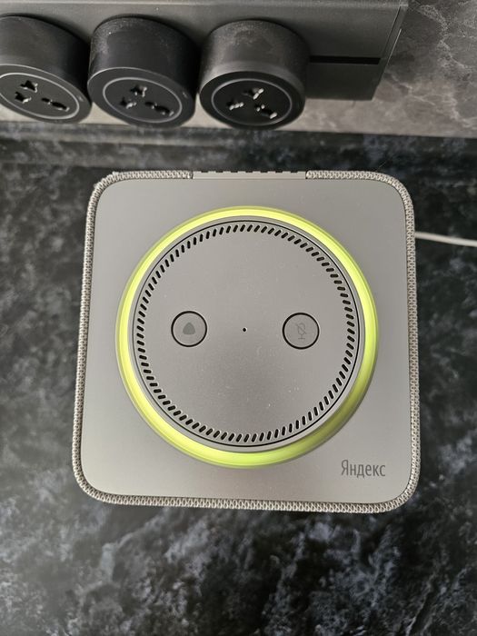 Продам Яндекс станцию Макс