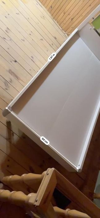 Детско легло, гланц